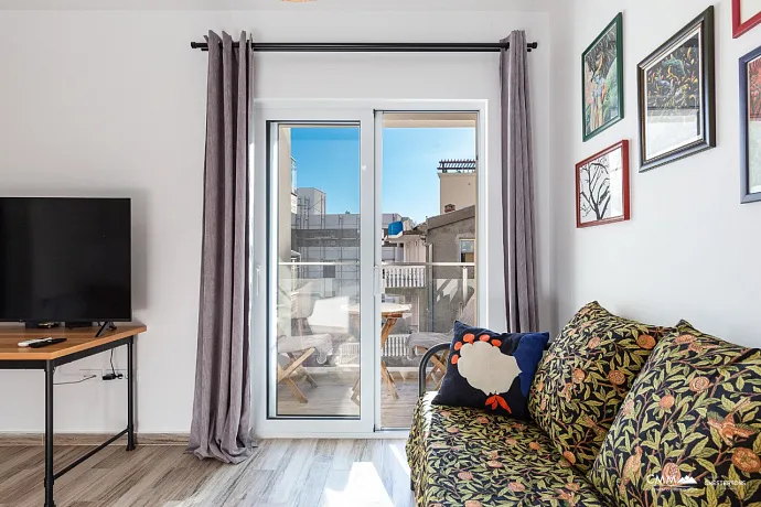 A cozy and modern 53 m² apartment in Bečići, located on the 4th floor